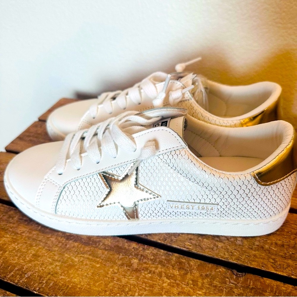 Vintage Havana Gold and White Sneakers Women’s Size 8.5‎ New